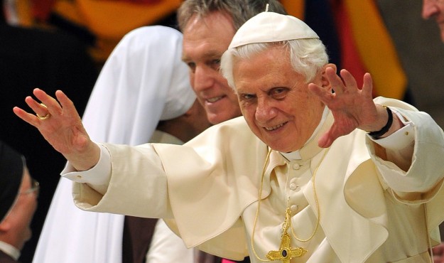 pope benedict resigns