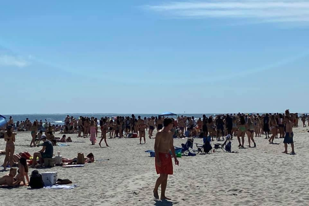 Hilton Head beach crowd